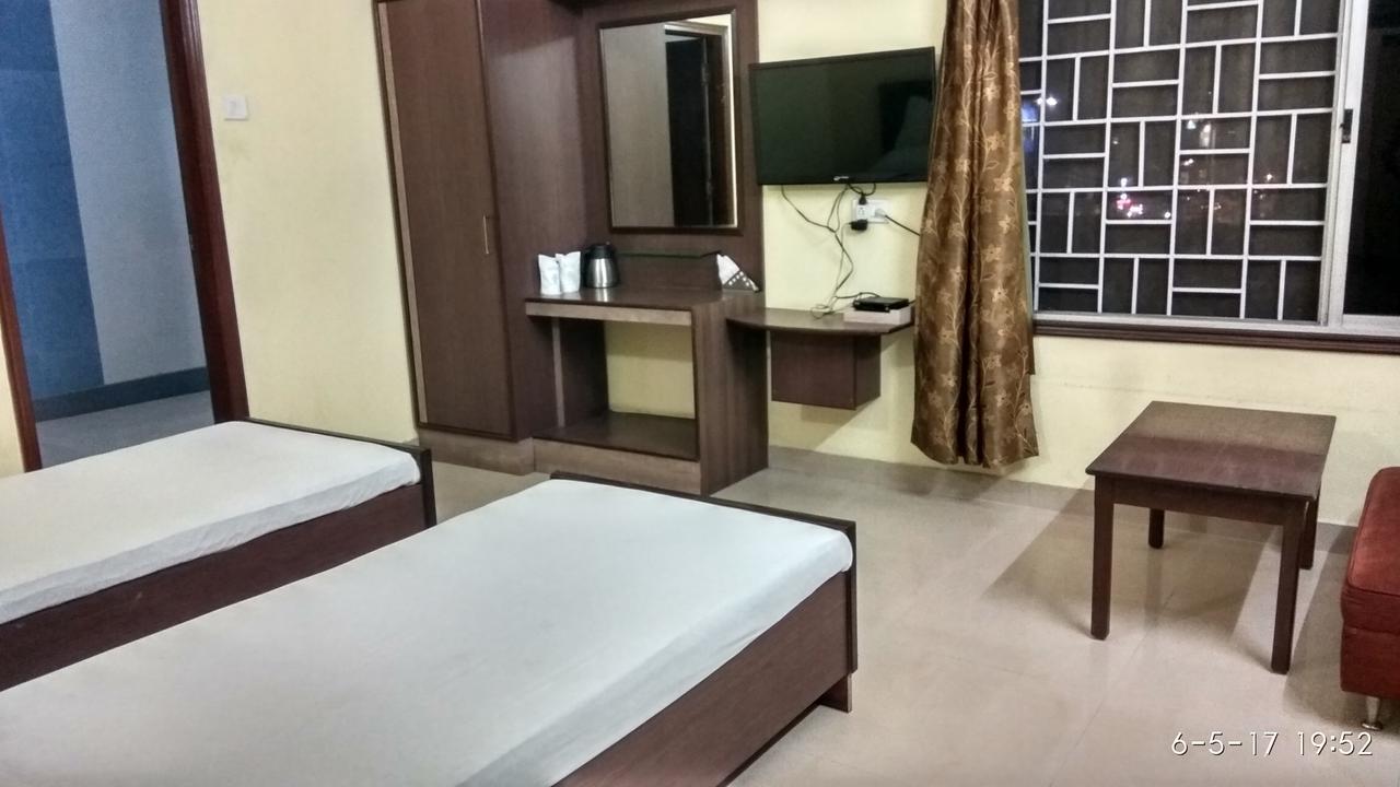 Hotel Varsa Dibrugarh Eksteriør bilde