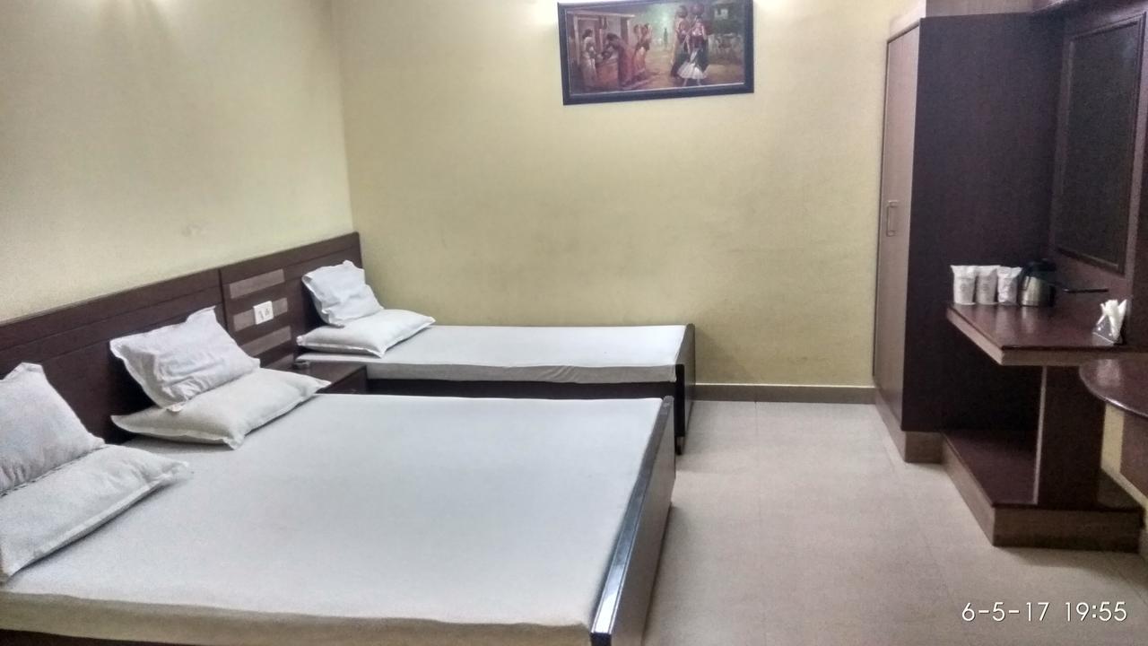 Hotel Varsa Dibrugarh Eksteriør bilde