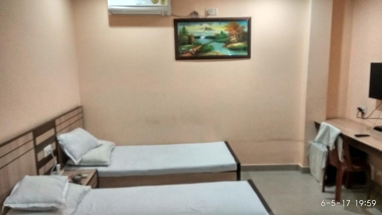 Hotel Varsa Dibrugarh Eksteriør bilde