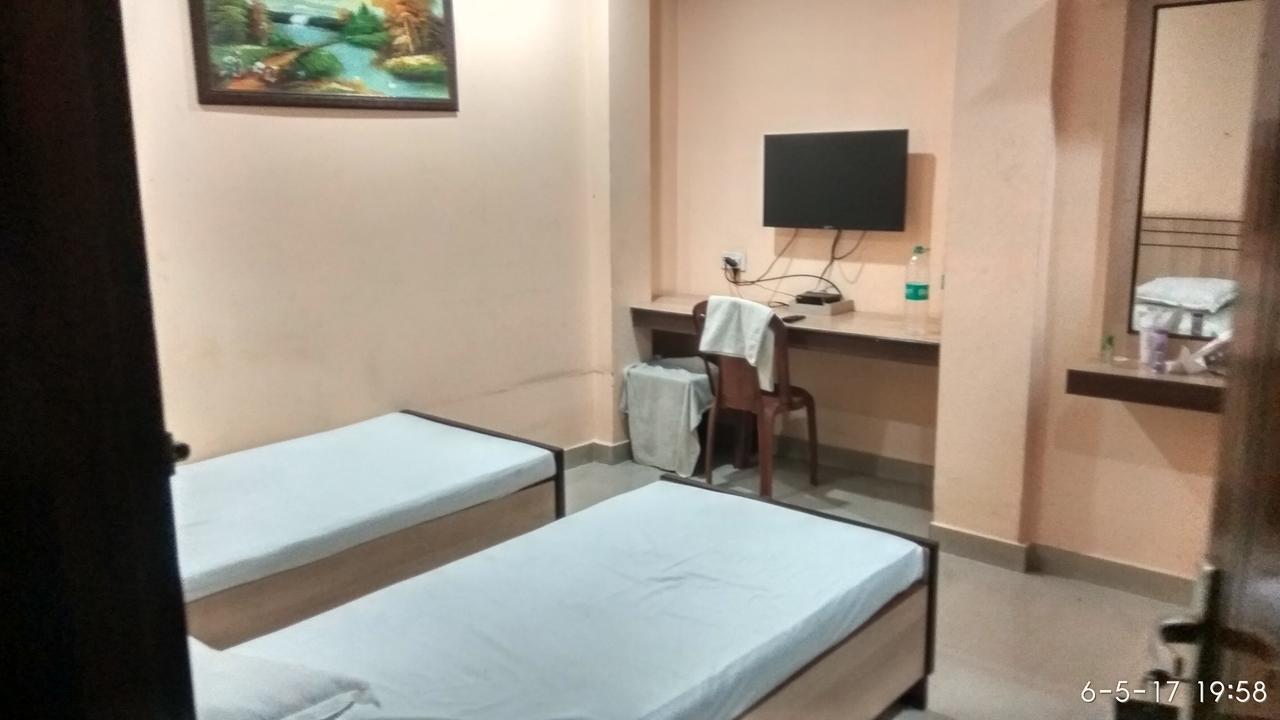 Hotel Varsa Dibrugarh Eksteriør bilde