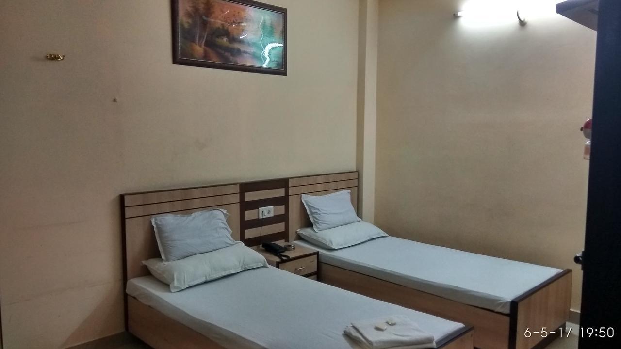 Hotel Varsa Dibrugarh Eksteriør bilde
