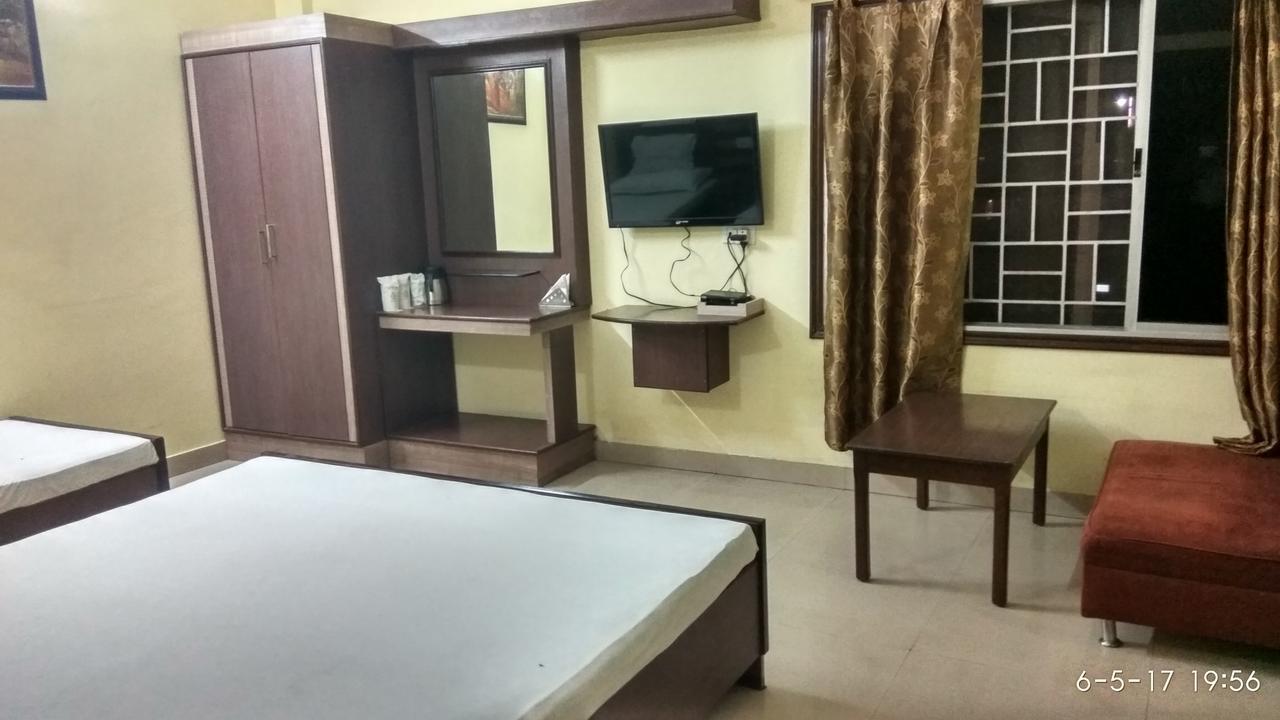 Hotel Varsa Dibrugarh Eksteriør bilde